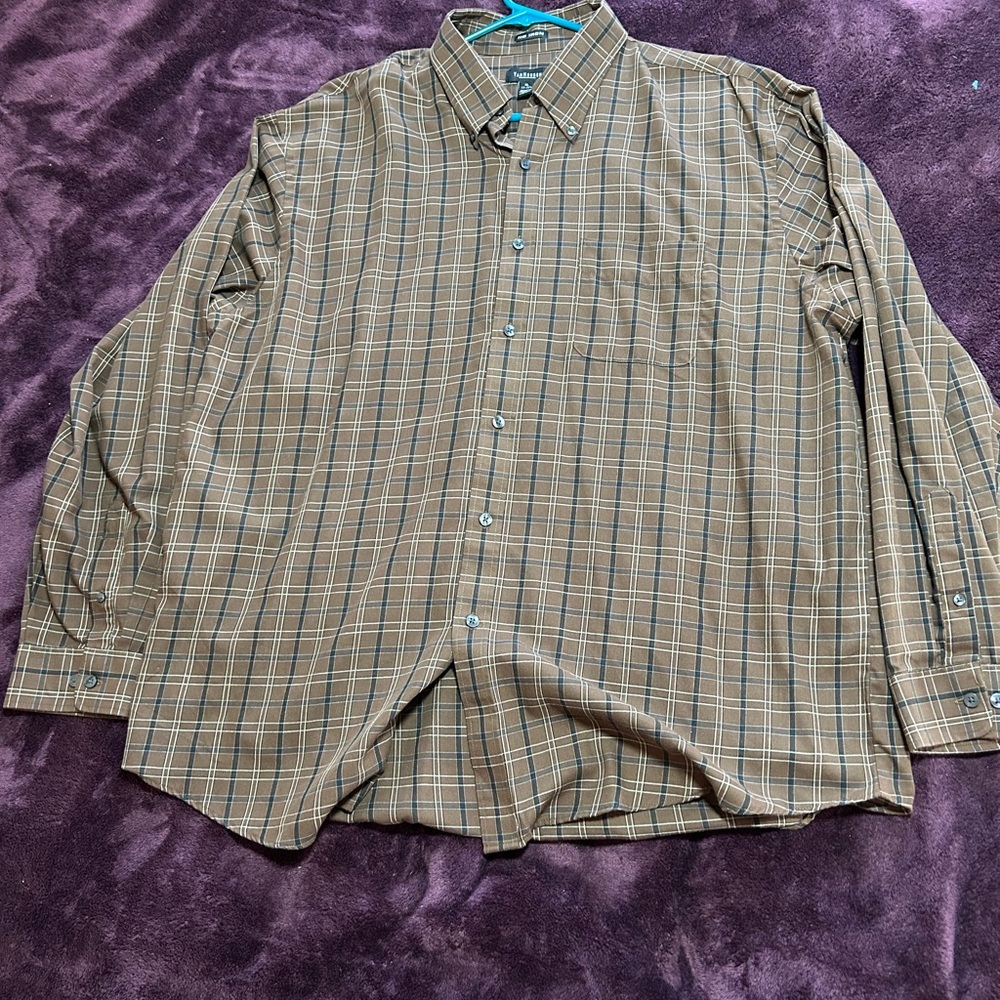 Van Heusen Men's Tan Plaid Button Down Shirt
